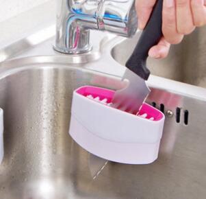 Multi-Purpose Kitchen Cleaning Brush with Suction Cup – Cutlery & Veg | Cookli UK